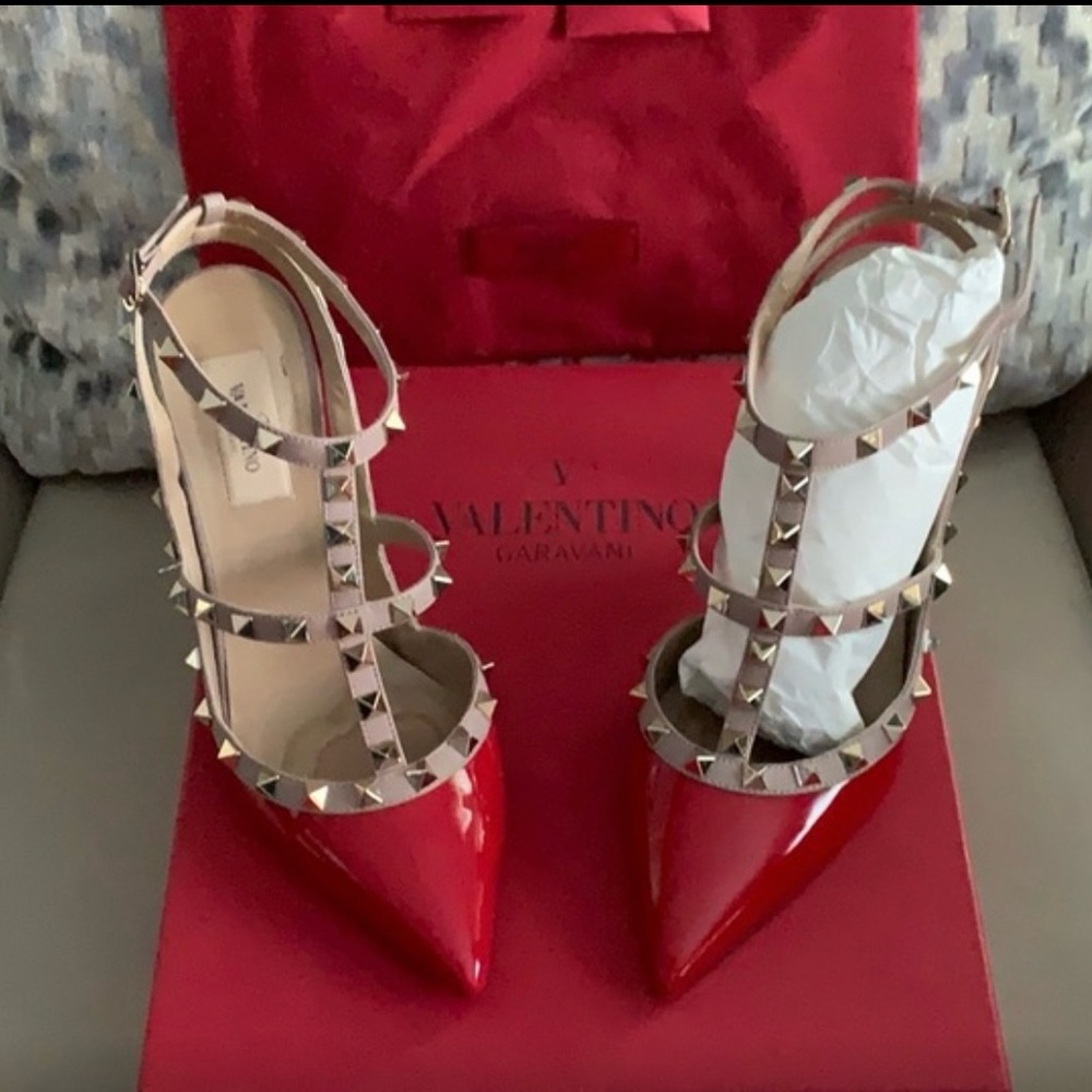 Valentino Garavani rockstud T-strap Pump Red